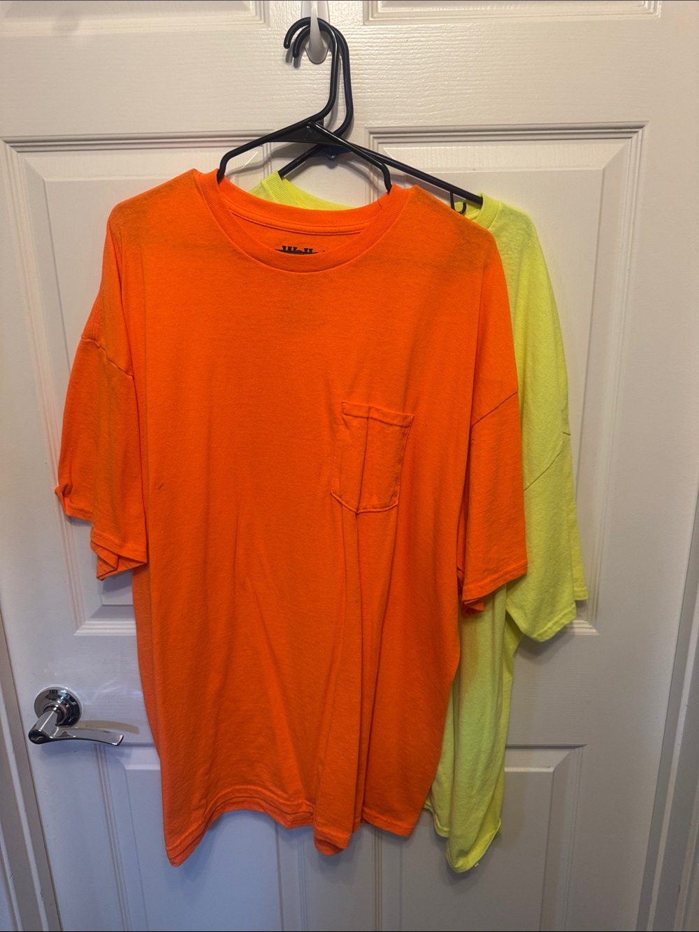 Walla Men's Pocket T-Shirt - Orange and Yellow
